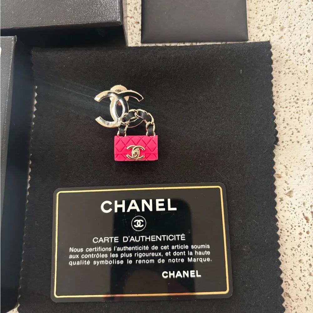 Authentic NEW CHANEL CC pink bag brooch pin RARE